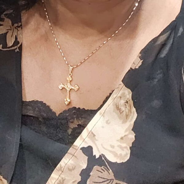 18 inch chain with cross pendant