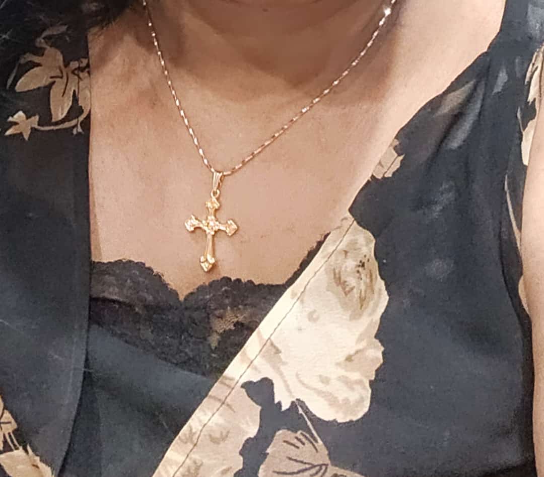 18 inch chain with cross pendant