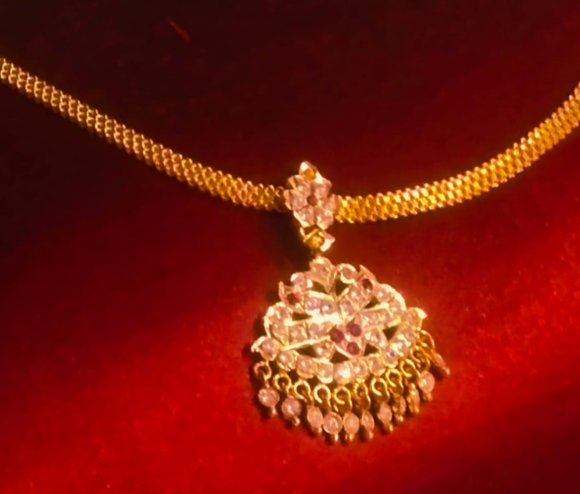 Gold-plated Impon necklace or Attigai