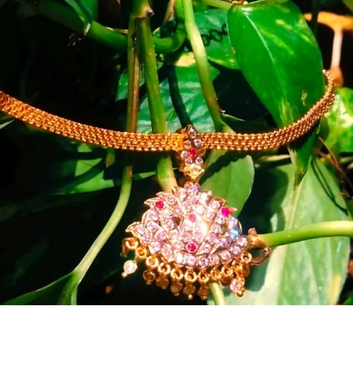Gold-plated Impon necklace or Attigai