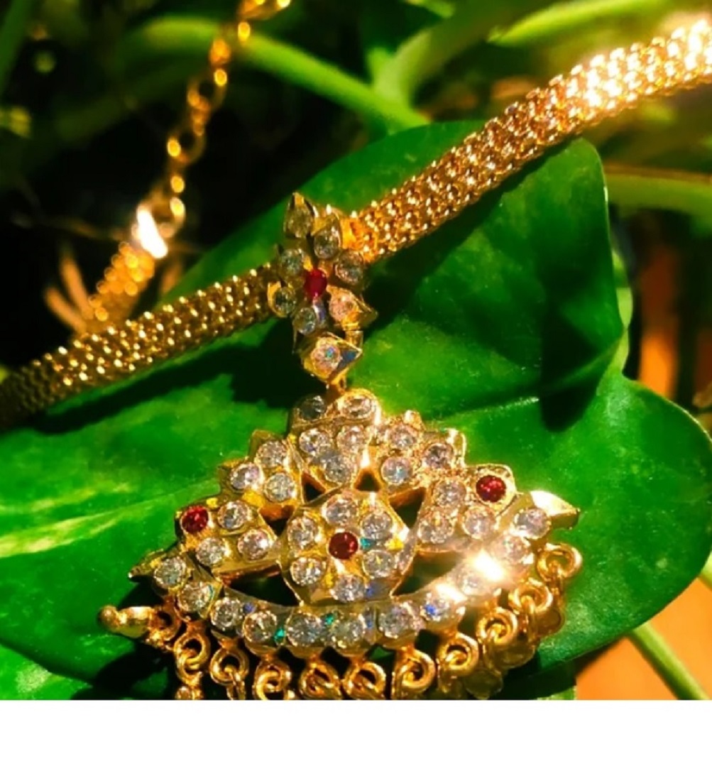 Gold-plated Impon necklace or Attigai