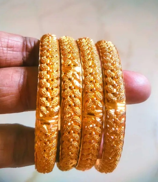 Premium High Gold Big Designer Bangles Set – 6 Pc Bridal Jewelry (Size 2.4, 2.6, 2.8) - Image 2